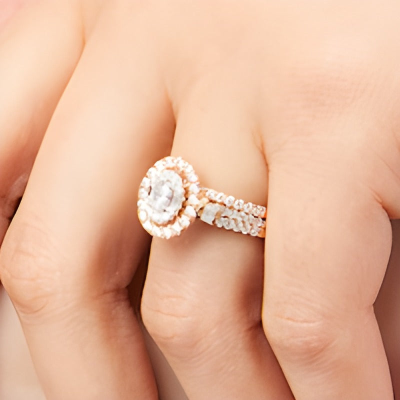1.0 CT. Gesamtgewicht Brautset mit ovalen Diamanten und Doppelreihe in 10K Roségold