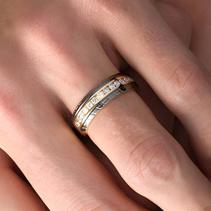0.5 ct. Gesamtgewicht Diamant Ehering mit schräger Rillenkante in 14K Gold mit schwarzem Rhodium