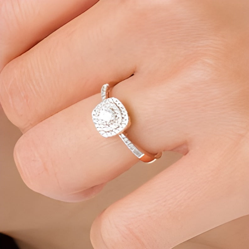 0.33 ct. Gesamtgewicht Diamant Halo-Verlobungsring mit doppeltem Kissenschliff-Rahmen in 10K Roségold