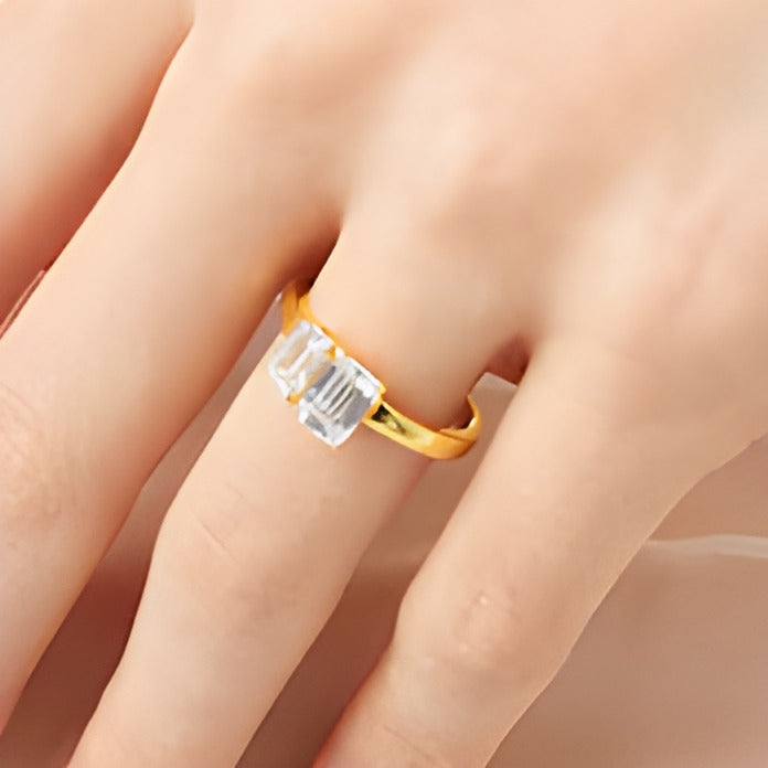 Verlobungsring Toi et Moi mit Diamanten im Smaragdschliff, 1.5 ct. Gesamtgewicht, in 14K Gelbgold