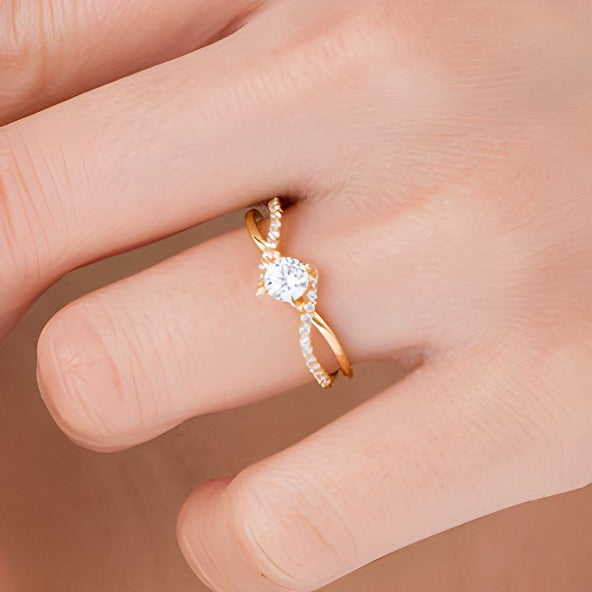 0.5 ct. Gesamtgewicht Diamant Solitär mit seitlichem Besatz Verlobungsring in 10K Gelbgold