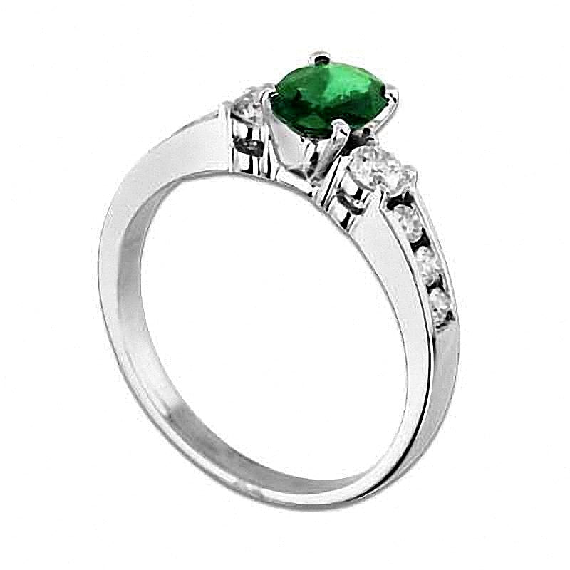 Fashion-Ring mit ovalem Smaragd und 0,38 ct. Gesamtgewicht Diamanten in 14K Weißgold