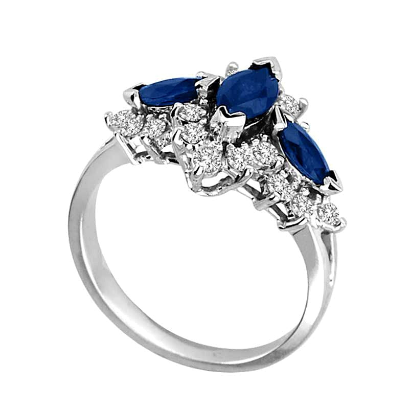 Dreistein-Ring mit blauem Saphir im Marquise-Schliff und 0,5 ct. Gesamtgewicht Diamanten in 14K Weißgold