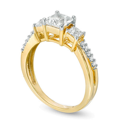 Dreistein-Ring mit weißen Saphiren im Princess-Schliff in 10K Gelbgold