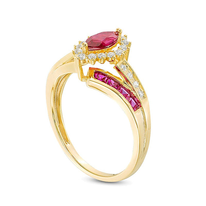 Ring mit Marquise-Rubin und 0,17 ct. Gesamtgewicht Diamanten im Halo, doppelreihiger Bypass, in 10K Gelbgold