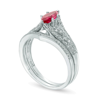 Braut-Set mit Rubin im Marquise-Schliff und Diamanten mit 0,2 ct. Gesamtgewicht im Vintage-Stil in 10K Weißgold