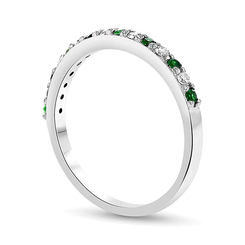 Ring mit Smaragd und 0,17 ct. Gesamtgewicht Diamanten im Wechsel in 14K Weißgold