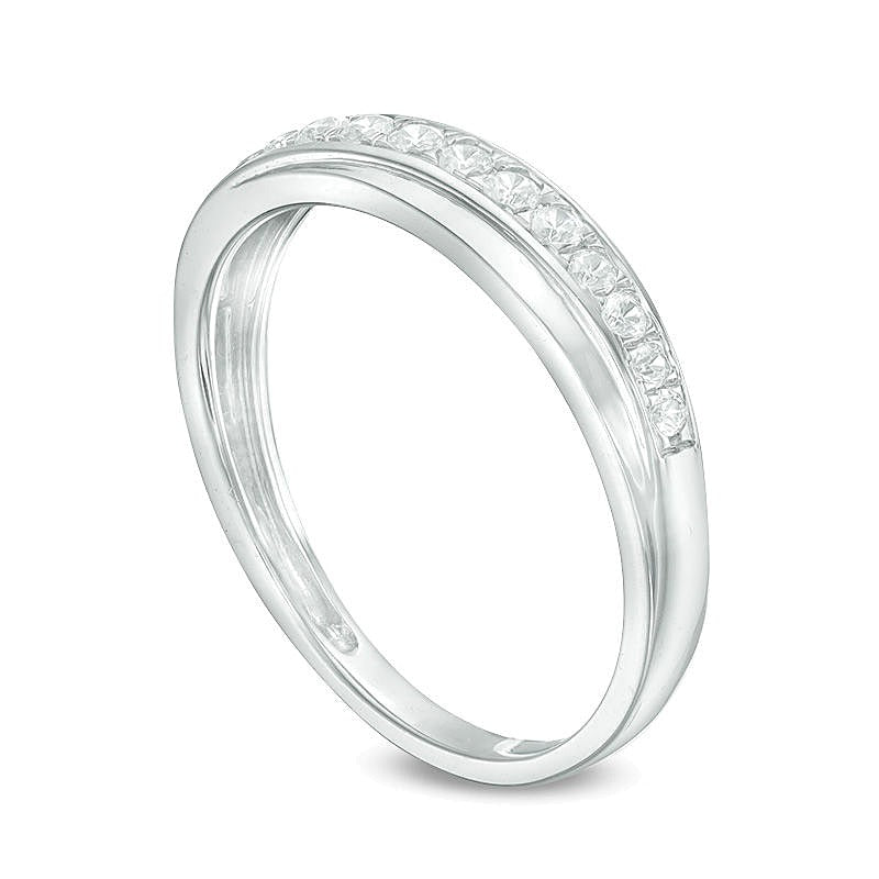 Diamant-Ehering mit Schrägbesatz 0,25 ct. Gesamtgewicht in 10K Weißgold