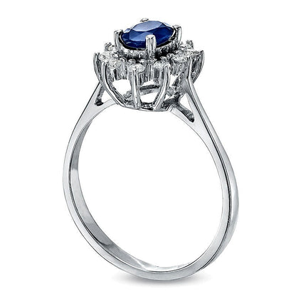 Verlobungsring mit ovalem blauem Saphir und Diamanten 0,14 ct. Gesamtgewicht im Halo in 14K Weißgold