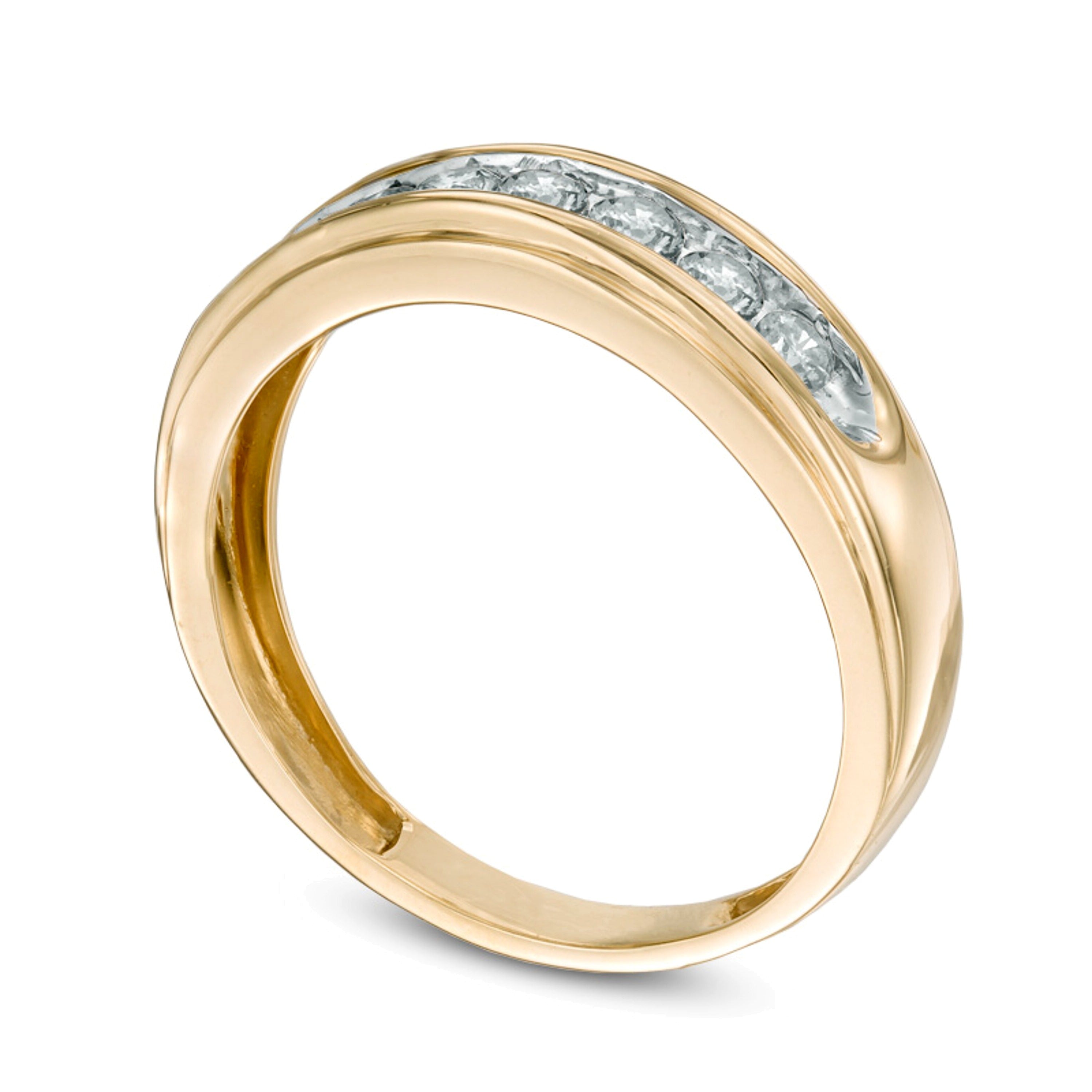 Ring mit 0.5 CT. Gesamtgewicht Diamanten und Komfortschliff in 10K Gelbgold