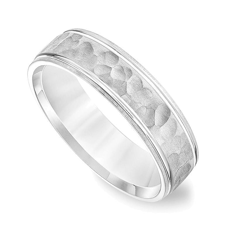 6,0mm Ehering mit Komfortschliff, gebürstet und gehämmert, in 14K Weißgold