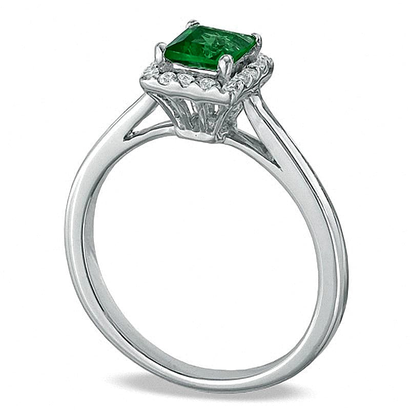 Verlobungsring mit Labor-Smaragd im Princess-Schliff und 0,14 ct. Gesamtgewicht Diamanten in 10K Weißgold