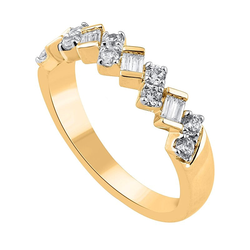 0,5 ct. Gesamtgewicht Ring mit Baguette- und runden Diamanten im Zickzack-Design in 10K Gelbgold