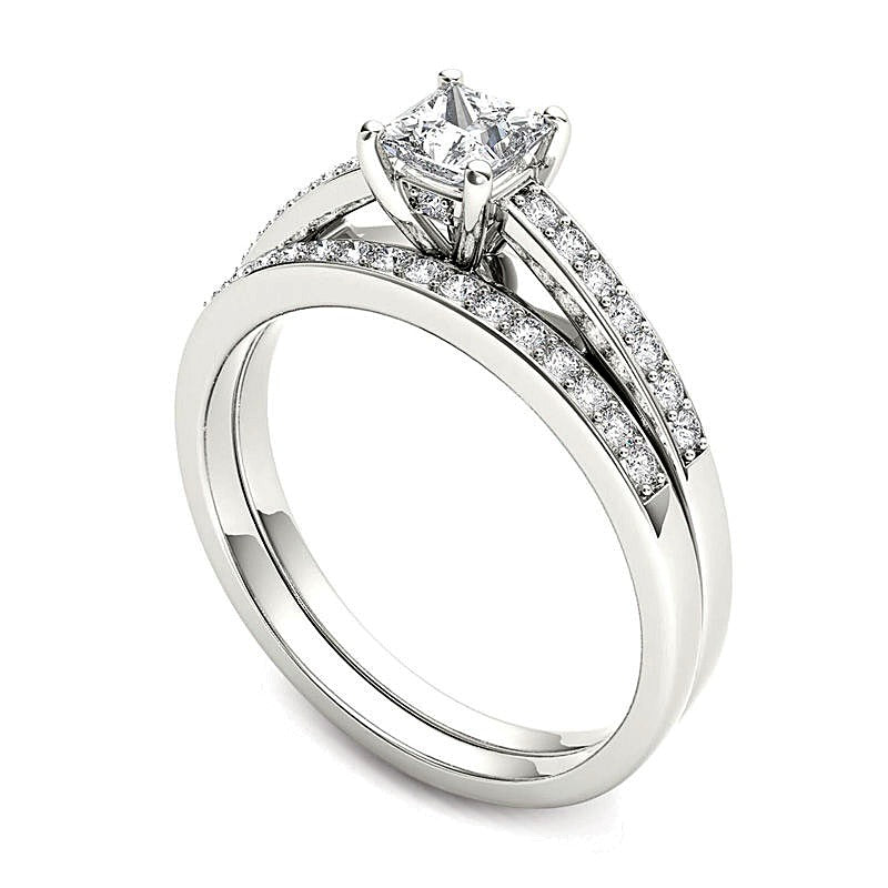 Braut-Set mit Diamanten im Princess- und Rundschliff, 0.63 CT. Gesamtgewicht, in 14K Weißgold