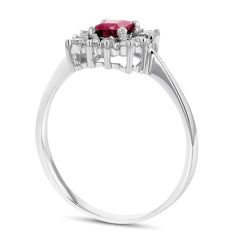 Ring mit Rubin im Princess-Schliff 4,0 mm und Diamanten 0,25 ct. Gesamtgewicht in 14K Weißgold