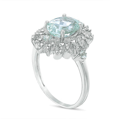 Halo-Ring mit ovalem Aquamarin und Diamant-Besatz in 10K Weißgold