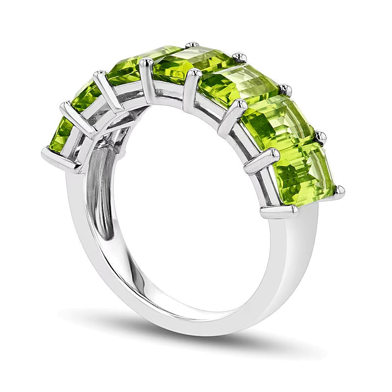 Memoire-Ring mit Peridot im Smaragdschliff in 14K Weißgold