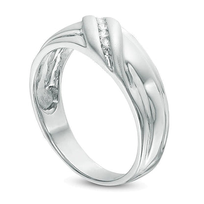 Ring mit Diamanten 0.1 ct. Gesamtgewicht in rhodiniertem Sterlingsilber