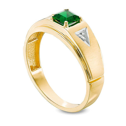 Fashion-Ring mit quadratischem Labor-Smaragd 5,0 mm und Diamant-Besatz in 10K Gelbgold