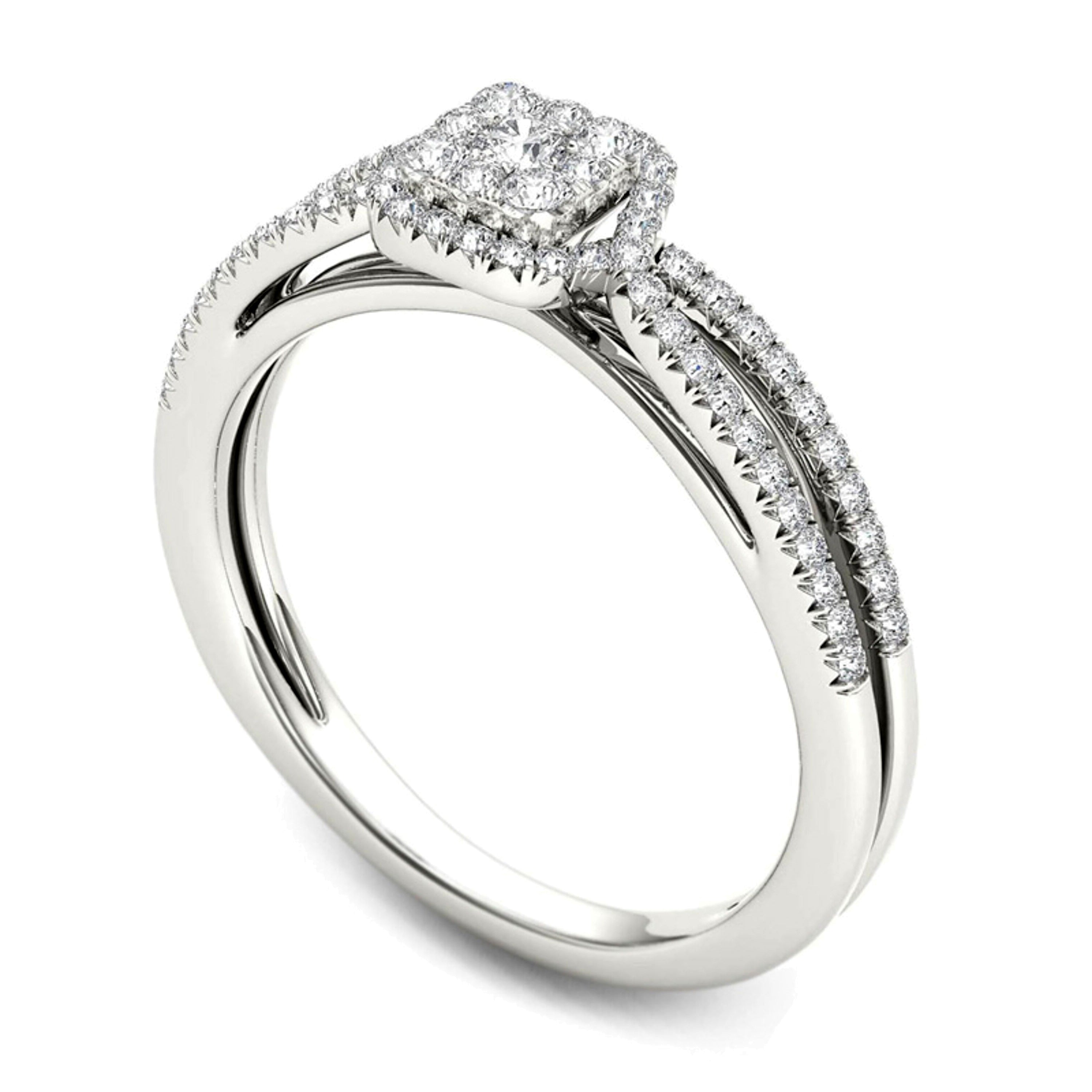 0,38 ct. Gesamtgewicht Verlobungsring mit mehreren Diamanten in Kissenschliff-Rahmen und geteilter Schiene aus 14K Weißgold