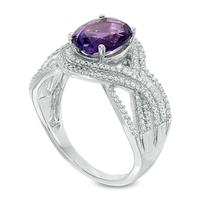 Ring mit ovalem Amethyst und 0,33 ct. Gesamtgewicht Diamanten im Twist-Design mit Doppelreihe in 10K Weißgold