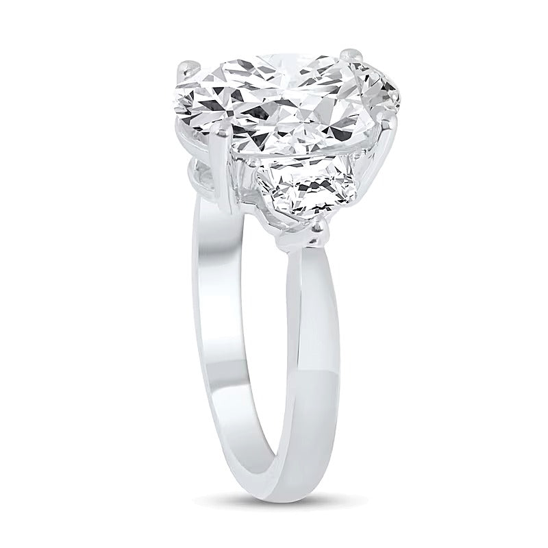 4.75 CT. Gesamtgewicht Labordiamant-Verlobungsring Dreistein mit Oval und Shield in 14K Weißgold (F/VS2)