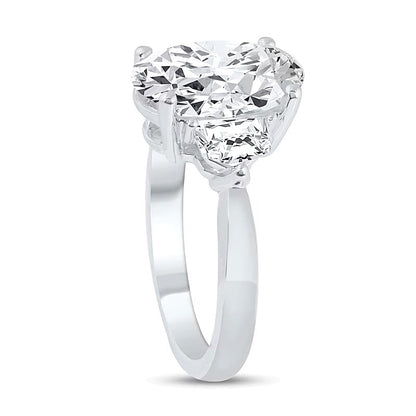 4.75 CT. Gesamtgewicht Labordiamant-Verlobungsring Dreistein mit Oval und Shield in 14K Weißgold (F/VS2)