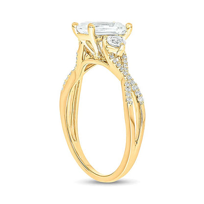 Dreistein-Ring mit weißem Labor-Saphir im Smaragdschliff und 0.1 ct. Gesamtgewicht Diamanten in 14K Weißgold