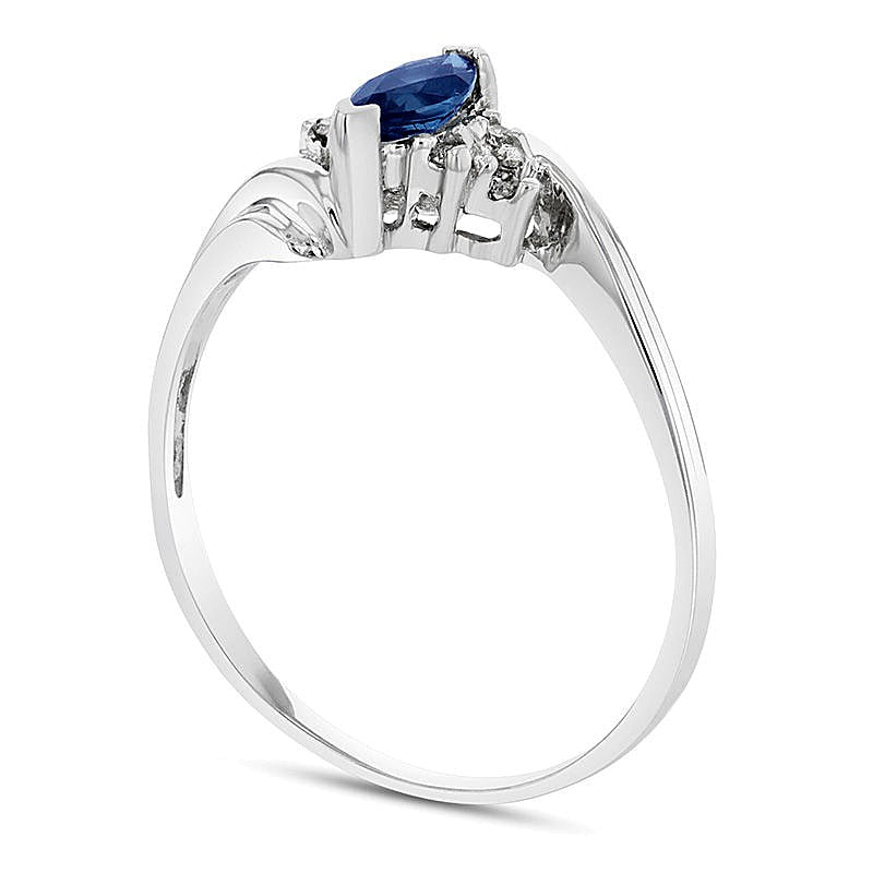 Ring mit blauem Saphir im Marquise-Schliff und Diamanten 0,05 ct. Gesamtgewicht in 14K Weißgold