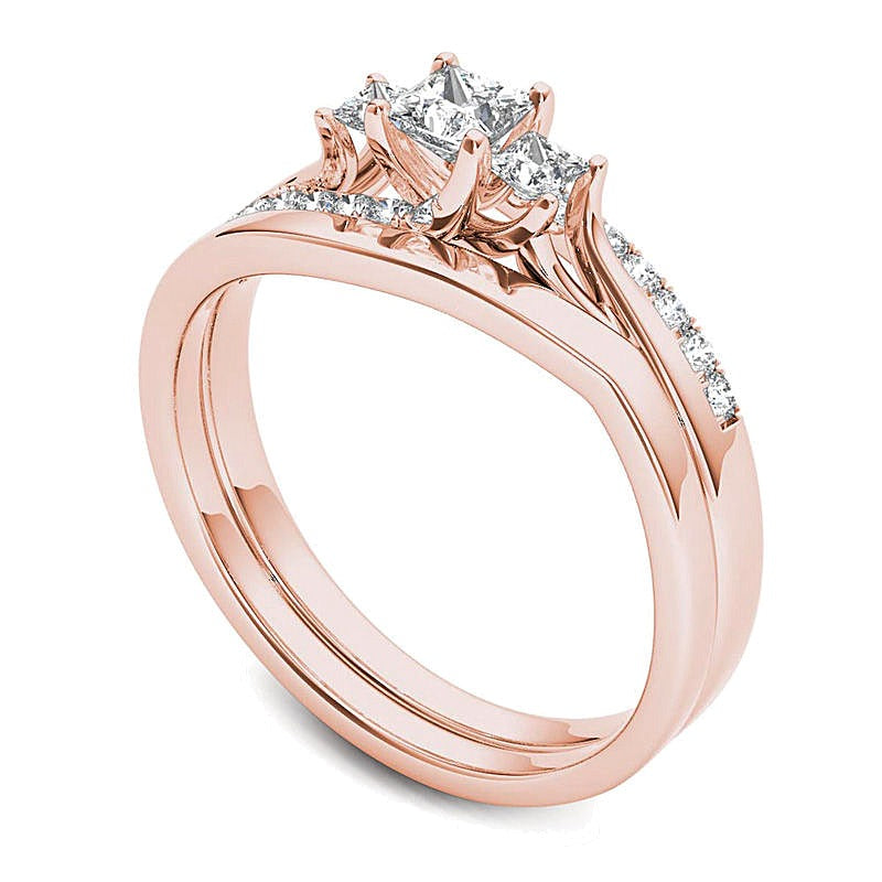 0.5 ct. Gesamtgewicht Brautset Dreistein Bypass mit Diamanten im Princess-Schliff in 14K Roségold
