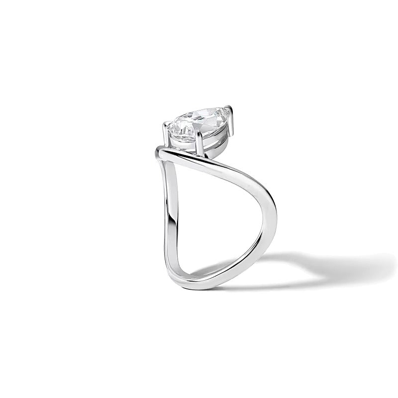 Zales x SHAHLA 1,5 ct. tropfenförmiger Labordiamant Solitär Zaha Verlobungsring in 14K Weißgold