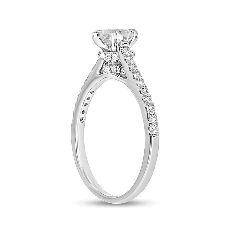 0.75 ct. Gesamtgewicht Solitär mit seitlichem Besatz Verlobungsring mit Diamanten in tropfenförmigem und rundem Schliff in 14K Weißgold (I/I2)