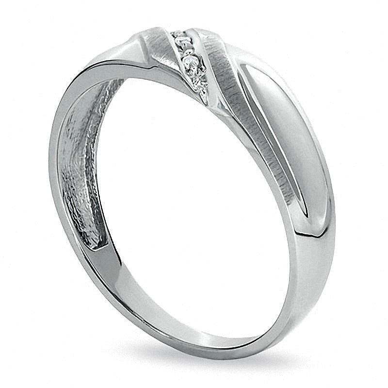 Ehering mit Diamant-Besatz diagonal in 10K Weißgold