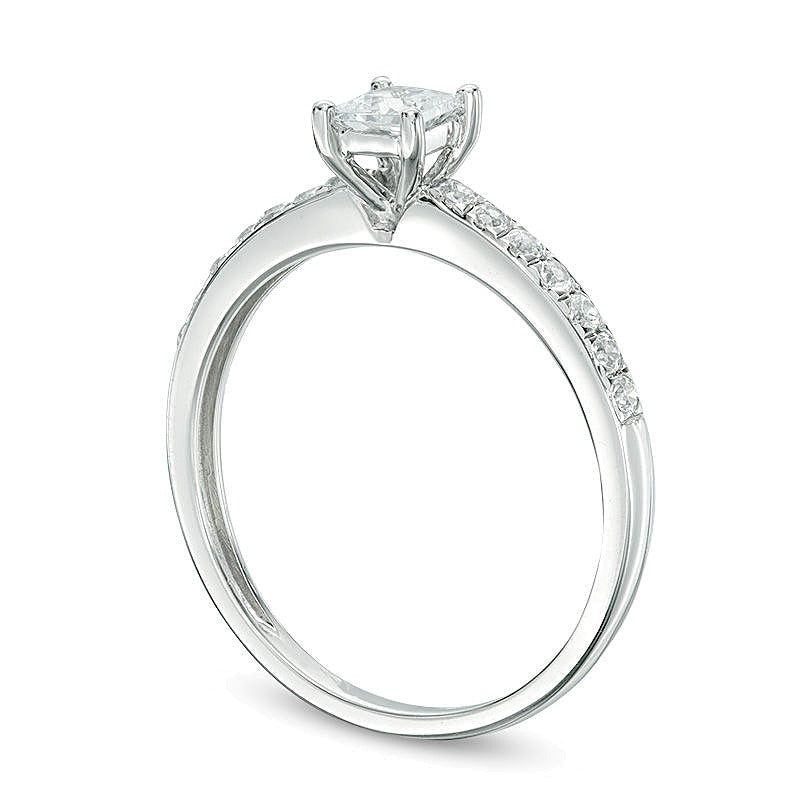 0.5 ct. Gesamtgewicht Verlobungsring mit Diamanten im Princess-Schliff in 10K Weißgold