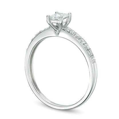 0.5 ct. Gesamtgewicht Verlobungsring mit Diamanten im Princess-Schliff in 10K Weißgold