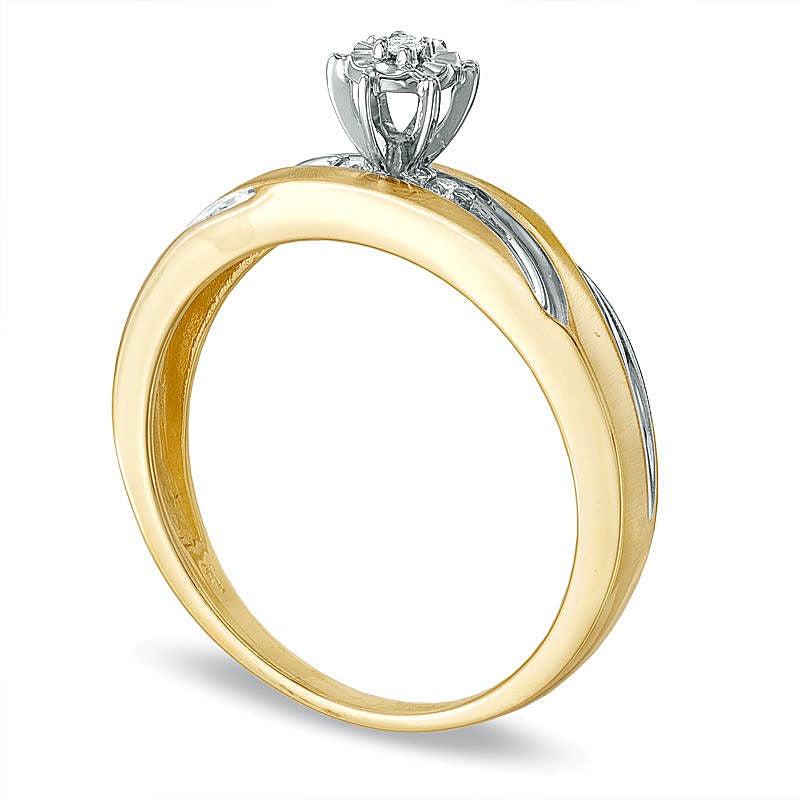 Solitär mit seitlichem Besatz mit weißen Diamanten in 10K Gelbgold