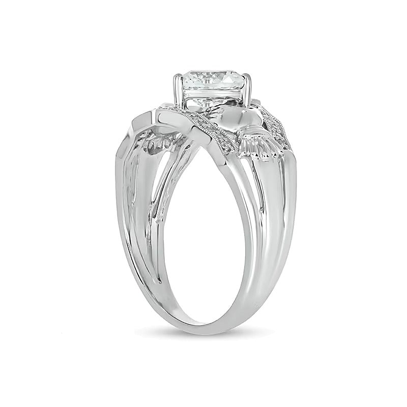 Claddagh-Ring im Vintage-Stil mit herzförmigem weißem Labor-Saphir 6.0mm und Diamanten 0.1 ct. Gesamtgewicht in rhodiniertem Sterlingsilber für Damen