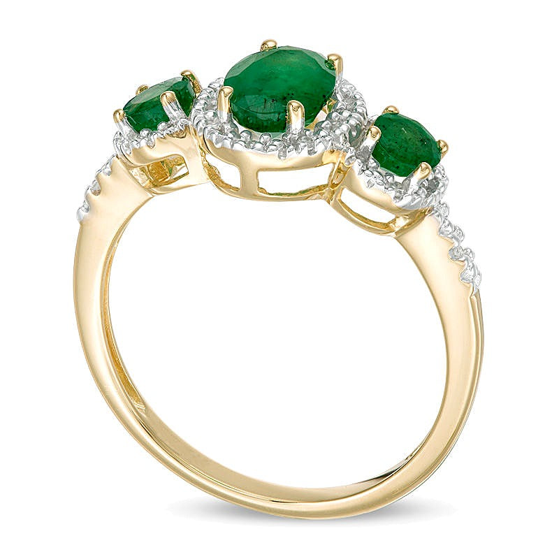 Dreistein-Ring mit ovalem Smaragd und 0,05 ct. Gesamtgewicht Diamanten in 10K Gelbgold – Größe 7