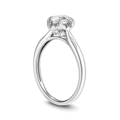 0.5 ct. Gesamtgewicht Verlobungsring mit ovalem Diamant und Halo in 14K Weißgold