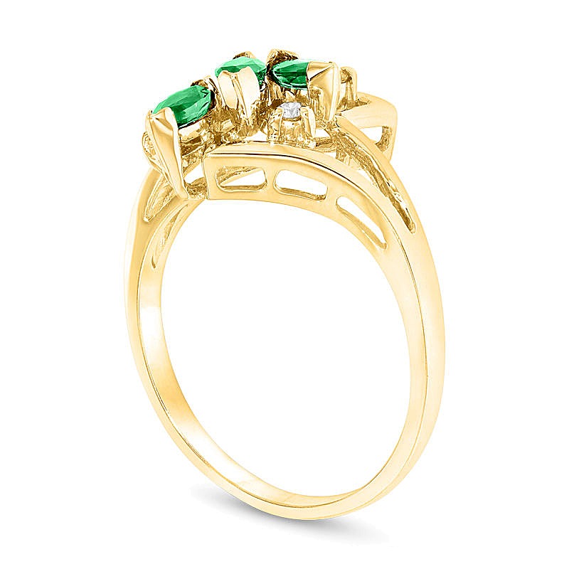 Dreistein-Bypass-Ring mit Marquise-Smaragd und Diamant-Besatz in 14K Gelbgold