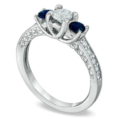 0,5 ct. Gesamtgewicht Diamant und blauer Saphir Dreistein-Verlobungsring in 14K Weißgold