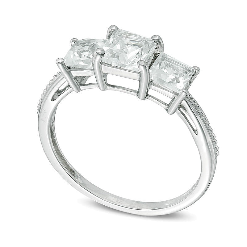 Dreistein-Ring mit im Labor gezüchteten weißen Saphiren im Princess-Schliff in 10K Weißgold