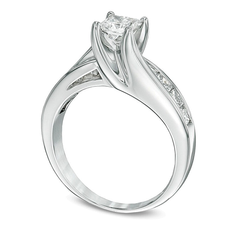 Solitär mit seitlichem Besatz Ring mit Diamanten im Princess-Schliff, 2.0 ct. Gesamtgewicht, in 14K Weißgold