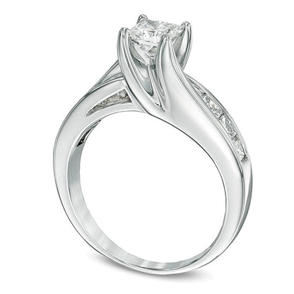Solitär mit seitlichem Besatz Ring mit Diamanten im Princess-Schliff, 2.0 ct. Gesamtgewicht, in 14K Weißgold