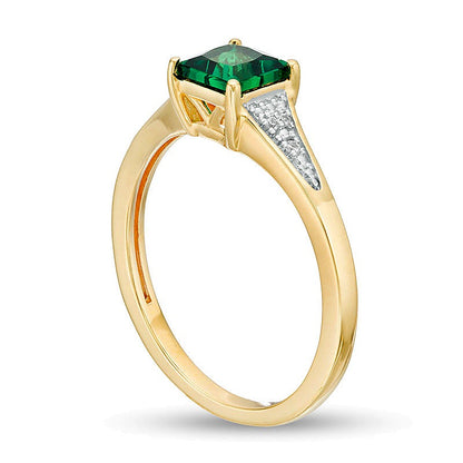 Fashion-Ring mit 5,0mm Princess-Smaragd (Labor) und Diamant-Besatz in 10K Gelbgold