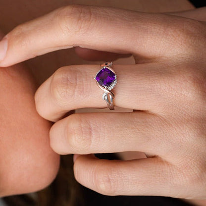7,0 mm Amethyst im Kissenschliff und Diamant mit 0,04 ct. Gesamtgewicht Ring in Sterlingsilber und 10K Roségold