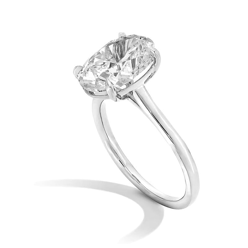 Solitär-Verlobungsring mit ovalem Labordiamant in Platin, 4.0 ct. Gesamtgewicht (F/VS2)