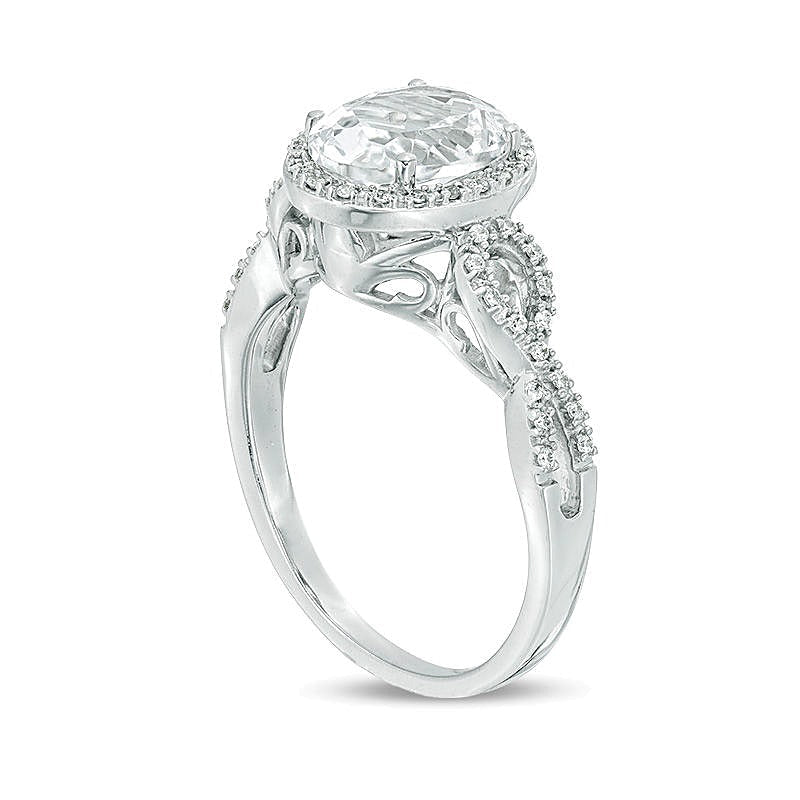 Verlobungsring für Damen mit ovalem, im Labor gezüchtetem weißem Saphir und Diamanten 0,17 ct. Gesamtgewicht im Halo aus rhodiniertem Sterlingsilber