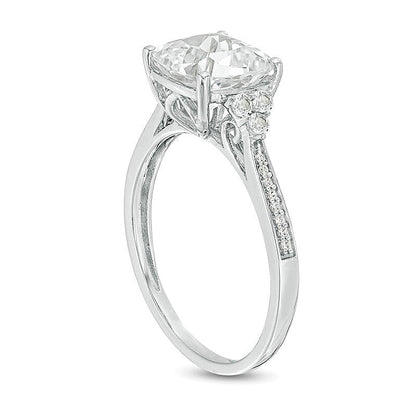 8,0mm Verlobungsring mit weißem Labor-Saphir im Kissenschliff und 0,05 ct. Gesamtgewicht Diamanten in 10K Weißgold