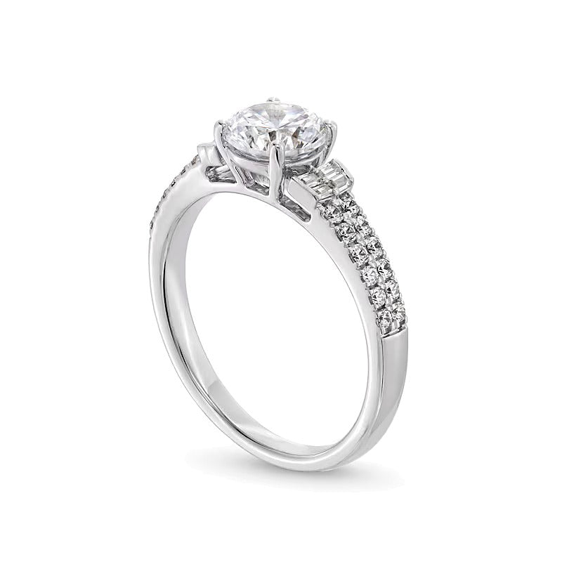 Verlobungsring mit mehreren Diamanten 1.2 CT. Gesamtgewicht als Solitär mit seitlichem Besatz in 14K Weißgold